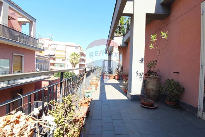 Appartamento con 5 locali in vendita in Via Cibele, Catania