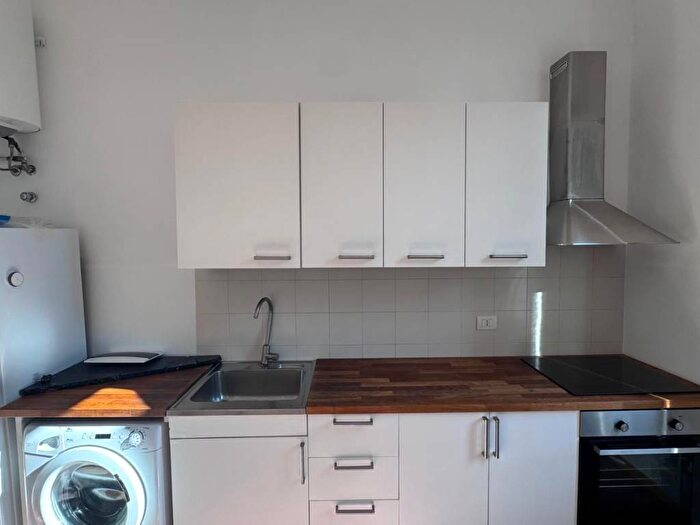 Appartamento bilocale in affitto in Via Spartaco, Montenero, Milano