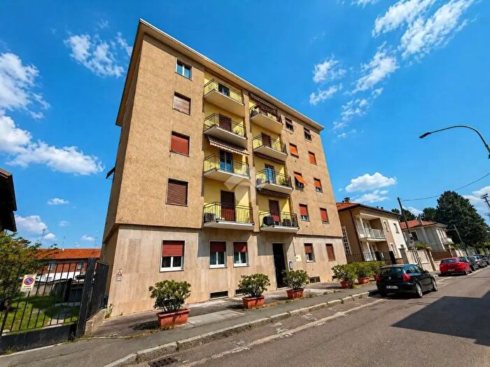 Appartamento bilocale in vendita in Via Piacenza, Legnano