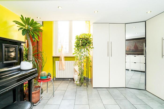 Appartamento bilocale in vendita in Via Orobia, Milano