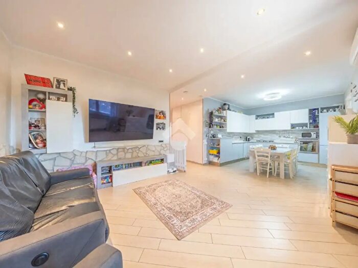 Appartamento quadrilocale in vendita in Via Giosue Carducci, Zagarolo