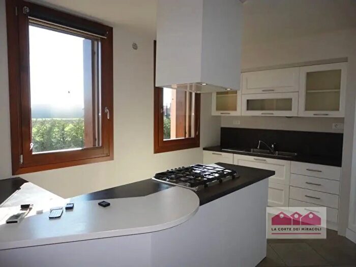 Casa con 6 locali in vendita in Via Molino, Bressanvido