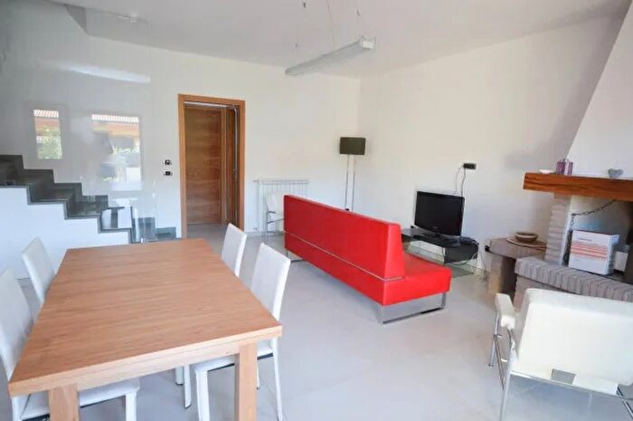 Casa con 5 locali in vendita in Pietrapaola Via Amalfi, Crosia