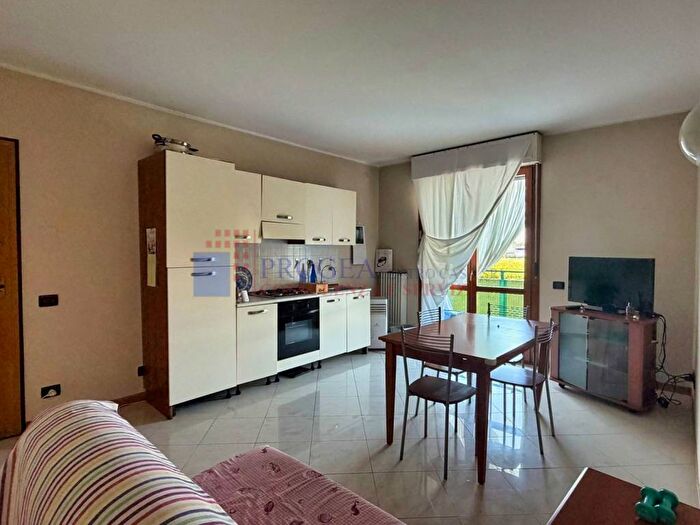 Appartamento bilocale in affitto in Via Camillo Benso di Cavour, Albano Sant'Alessandro