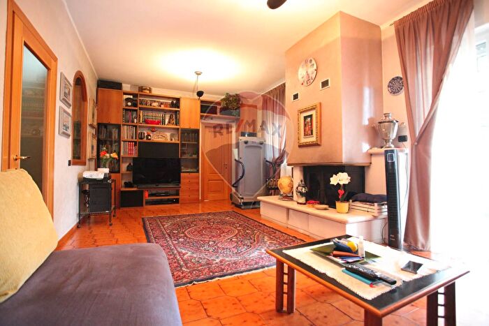 Appartamento trilocale in vendita in Via Celadina, Gorle