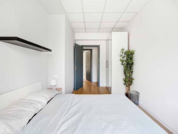 Appartamento con 6 locali in affitto in Via Privata Deruta, Udine, Milano