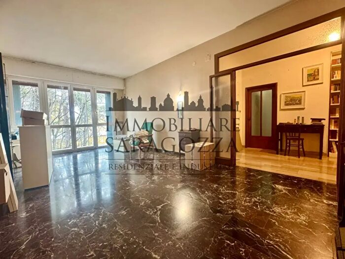 Appartamento con 5 locali in vendita in Via Odone Belluzzi, Bologna