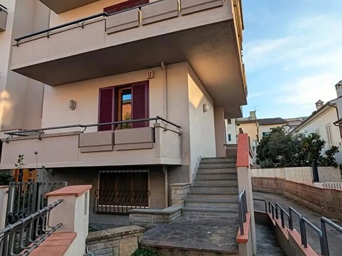 Appartamento con 6 locali in vendita in Empoli