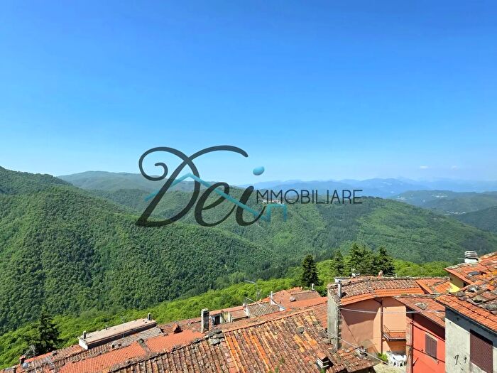 Appartamento quadrilocale in vendita in Via San Frediano, Bagni Di Lucca