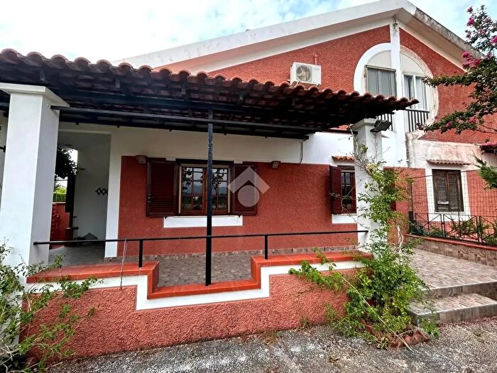 Casa trilocale in vendita in Via del Mare, Scalea