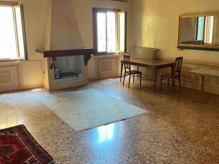 Appartamento bilocale in affitto in Santa Croce, Venezia