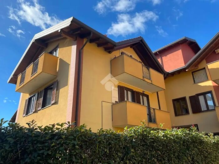 Appartamento trilocale in vendita in Via Lazzaretto, Cardano Al Campo