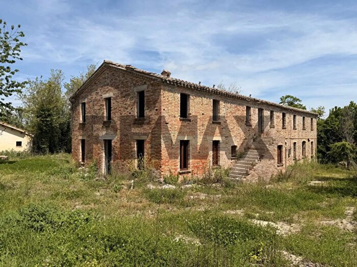 Casa con 20 locali in vendita in Contrada Casalta, Castelleone Di Suasa
