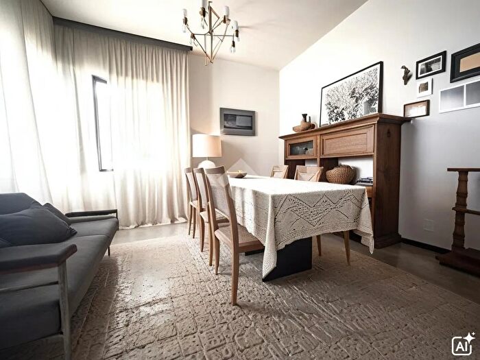 Appartamento trilocale in vendita in Via Resia, Rimini