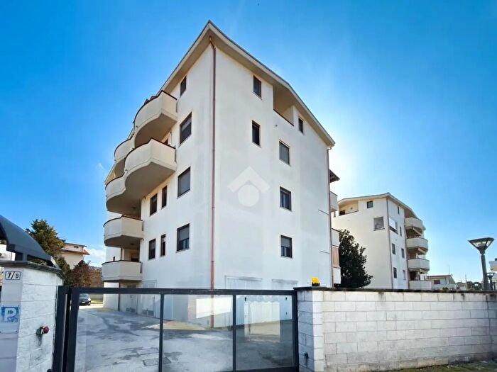 Appartamento trilocale in vendita in Via Chiacchiaretta, San Giovanni Teatino