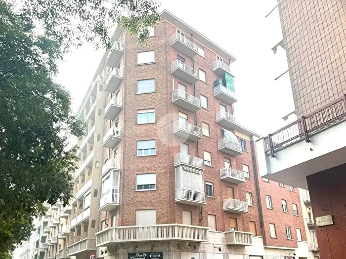 Appartamento bilocale in vendita in Via Isonzo, Torino