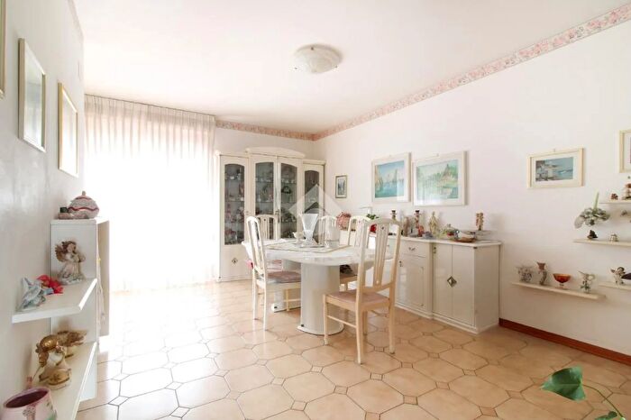 Appartamento quadrilocale in vendita in Viale delle Regioni, Porto San Giorgio