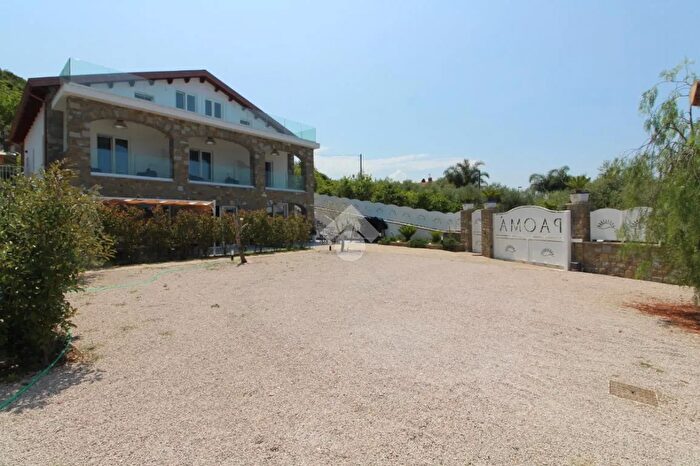 Casa con 10 locali in vendita in Via Palmiro Togliatti, Agropoli