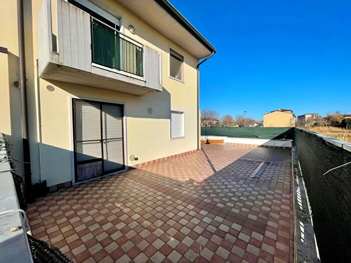 Appartamento bilocale in affitto in Nogarole Rocca