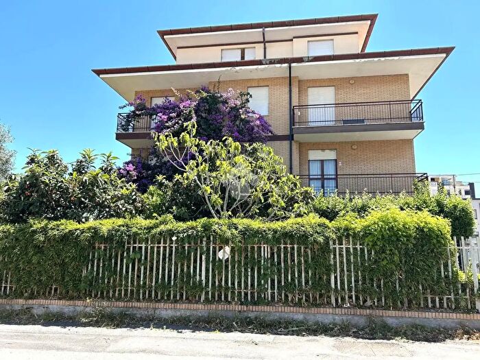 Casa quadrilocale in vendita in Via Ticino, Latina