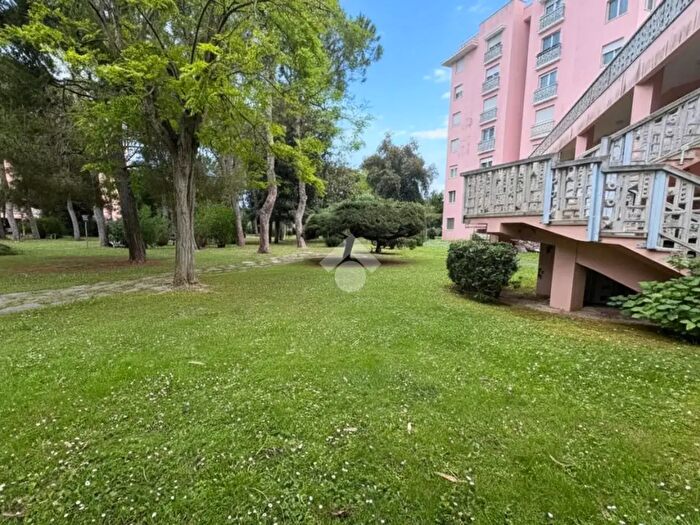 Appartamento trilocale in vendita in Via Loreto, Numana