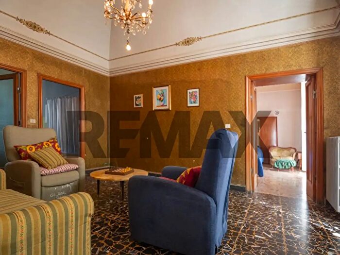 Casa con 11 locali in vendita in Guardiagrele