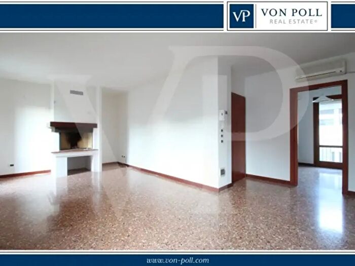 Appartamento con 5 locali in affitto in Stradella Soccorso Soccorsetto, Vicenza