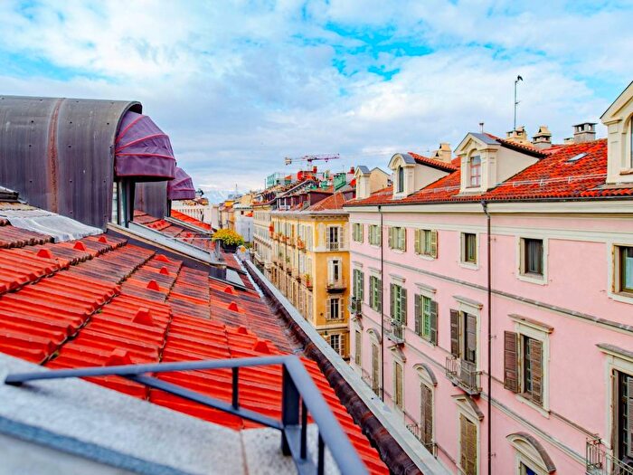 Appartamento trilocale in affitto in Via Giovanni Giolitti, Via Roma, Torino