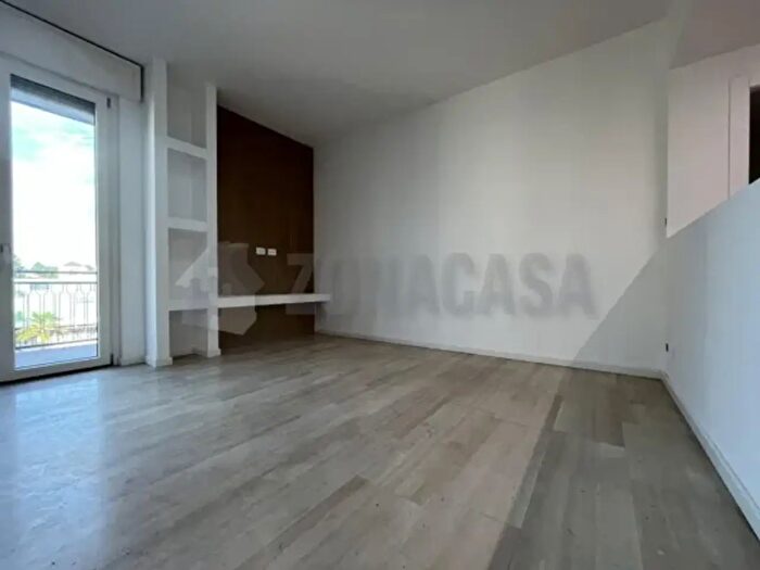 Appartamento trilocale in affitto in Via Amerigo Vespucci, Gallarate