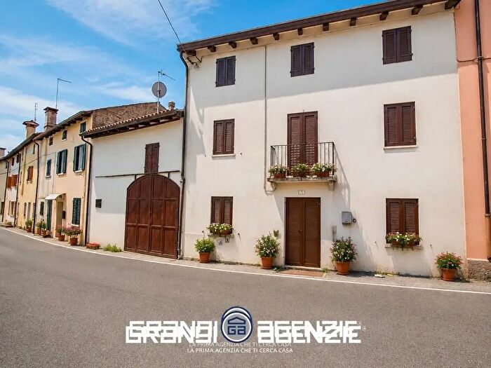 Casa con 6 locali in vendita in Via Lasinio, Nervesa Della Battaglia
