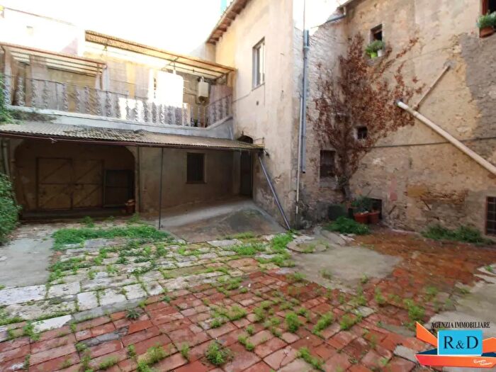 Casa trilocale in vendita in Colle Di Val D'Elsa