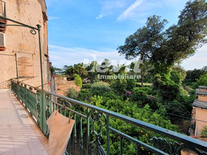 Appartamento trilocale in vendita in Via Università, Portici