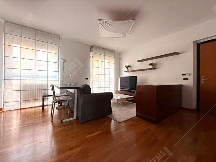 Appartamento trilocale in vendita in Via Luigi Annoni, Milano