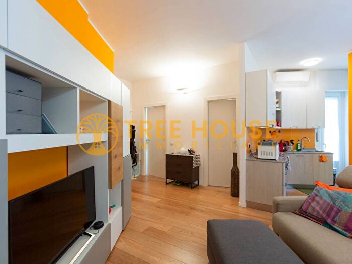 Appartamento trilocale in affitto in Via Ferdinando Marescalchi, Città Studi, Milano
