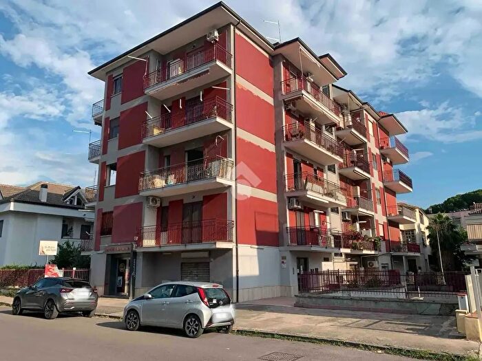Appartamento trilocale in vendita in Via Domenico Cimarosa, Caserta