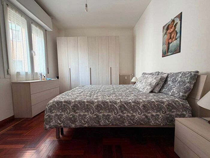 Appartamento trilocale in affitto in Via Venosa, Martini Insubria, Milano