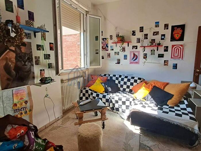 Appartamento quadrilocale in affitto in Via Mirabello, Mirabello, Reggio Emilia