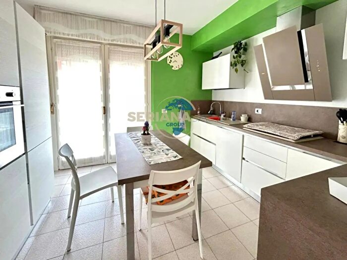 Appartamento trilocale in vendita in Via Nembrini, Nembro