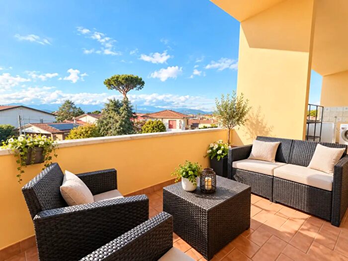 Appartamento quadrilocale in vendita in Martiri di S Anna, Viareggio