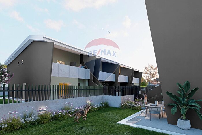 Appartamento quadrilocale in vendita in Via Cles Snc, Roma