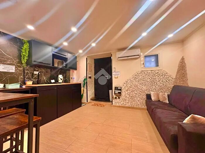 Appartamento monolocale in vendita in Via Peppino De Filippo, Napoli