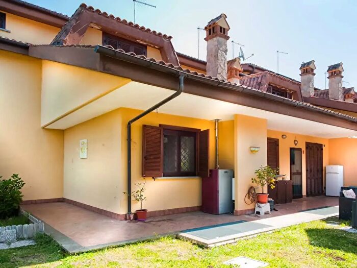 Appartamento quadrilocale in vendita in Via delle Calcare, Rocca Di Papa