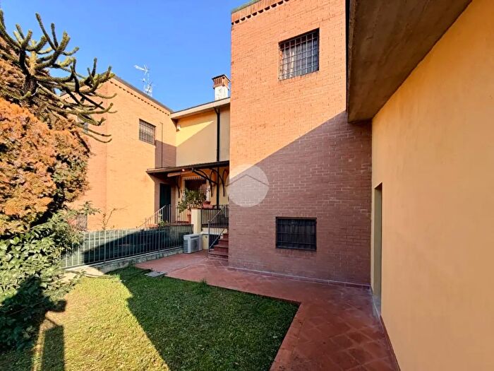 Casa trilocale in vendita in Via Giuseppe Mazzini, Flero