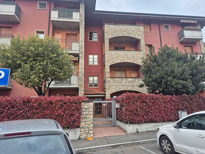 Case in Vendita e in Affitto - 2