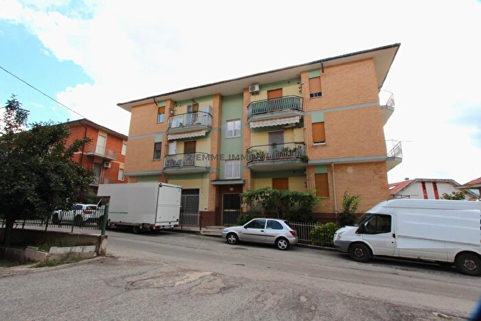 Appartamento con 5 locali in vendita in Folignano