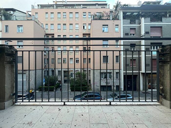 Appartamento trilocale in affitto in Viale Certosa, Ghisolfa Mac Mahon, Milano