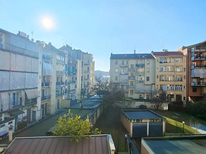 Appartamento quadrilocale in vendita in Via Frejus, Torino