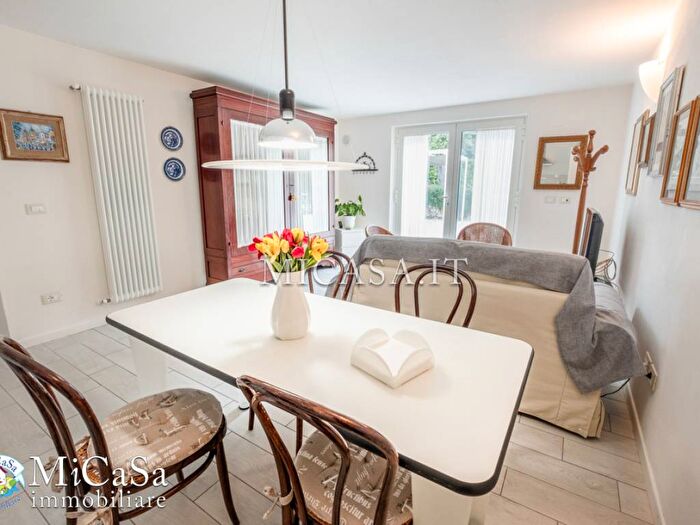 Appartamento quadrilocale in affitto in Via dei Pioppi, Tirrenia, Pisa