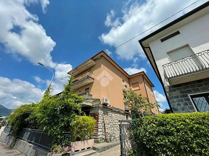 Appartamento quadrilocale in vendita in Via Libertà, Paladina