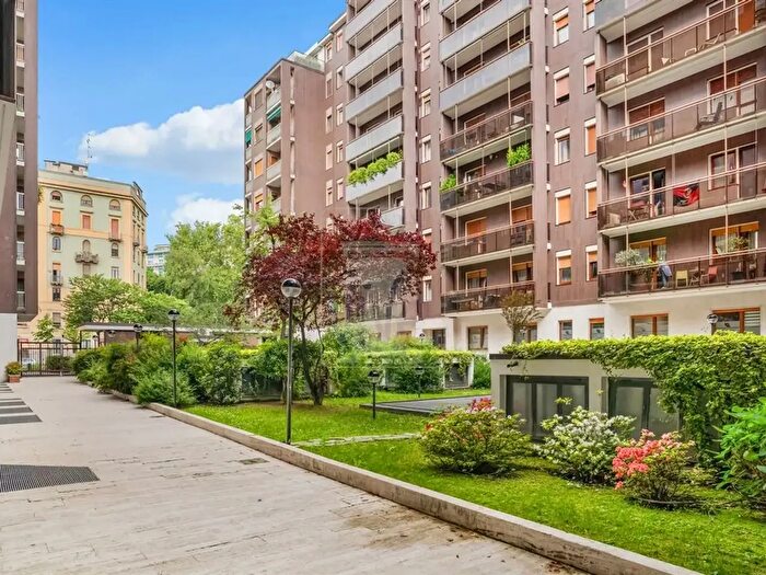 Appartamento con 6 locali in vendita in Via Foppa, Milano